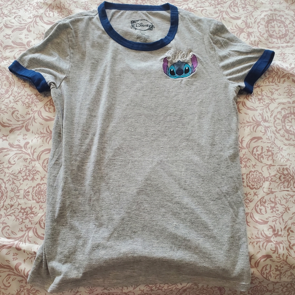Disney Stitch short sleeved t-shirt size Small